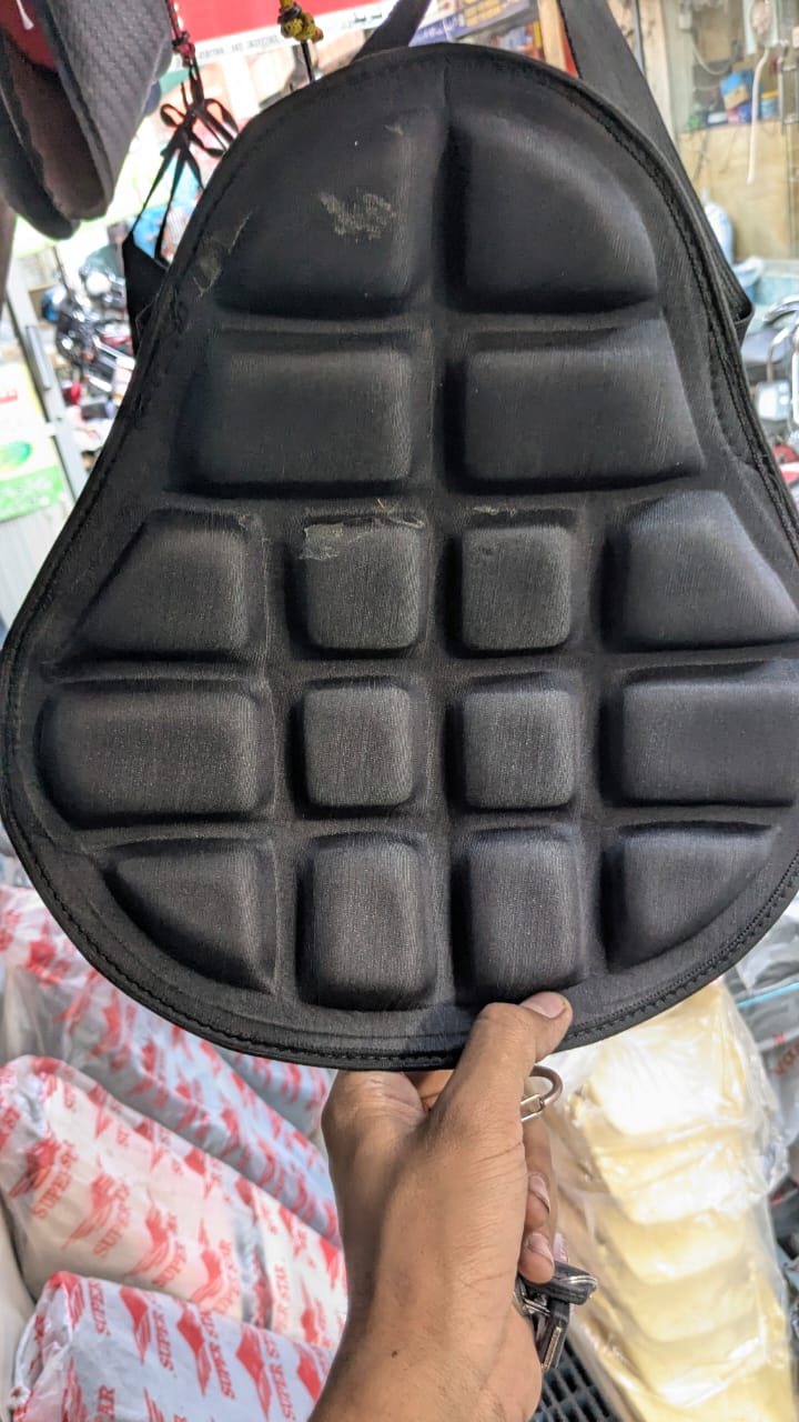 Universal Waterproof Bike and Motorcycle Seat Cushion – Premium Comfortable Relaxer Seat Cover with Anti-Slip Design, Shock Absorption, and Weather-Resistant Protection – Ideal for All Bicycles, Scooters, and Motorcycles