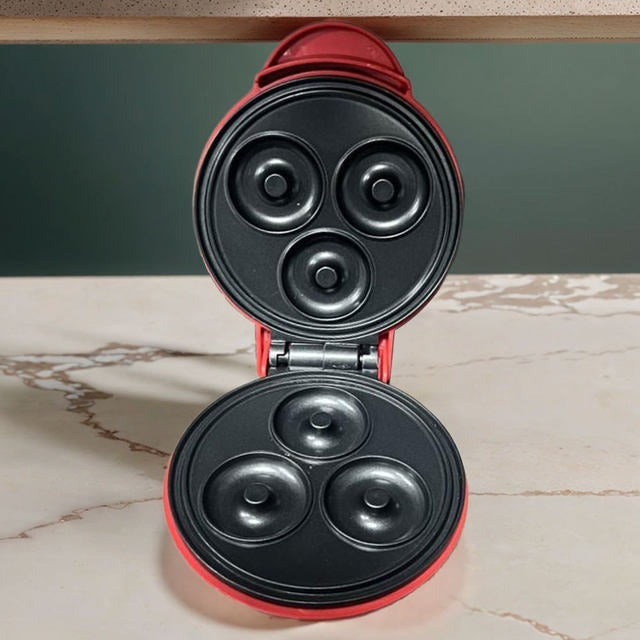 Compact Electric Donut Maker Machine – Quickly And Evenly Bake Delicious Homemade Donuts In Minutes